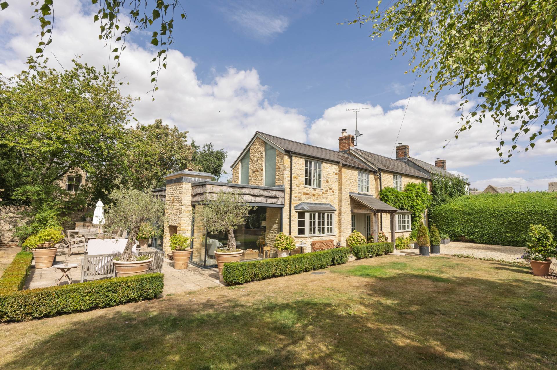 House West End in West Oxfordshire