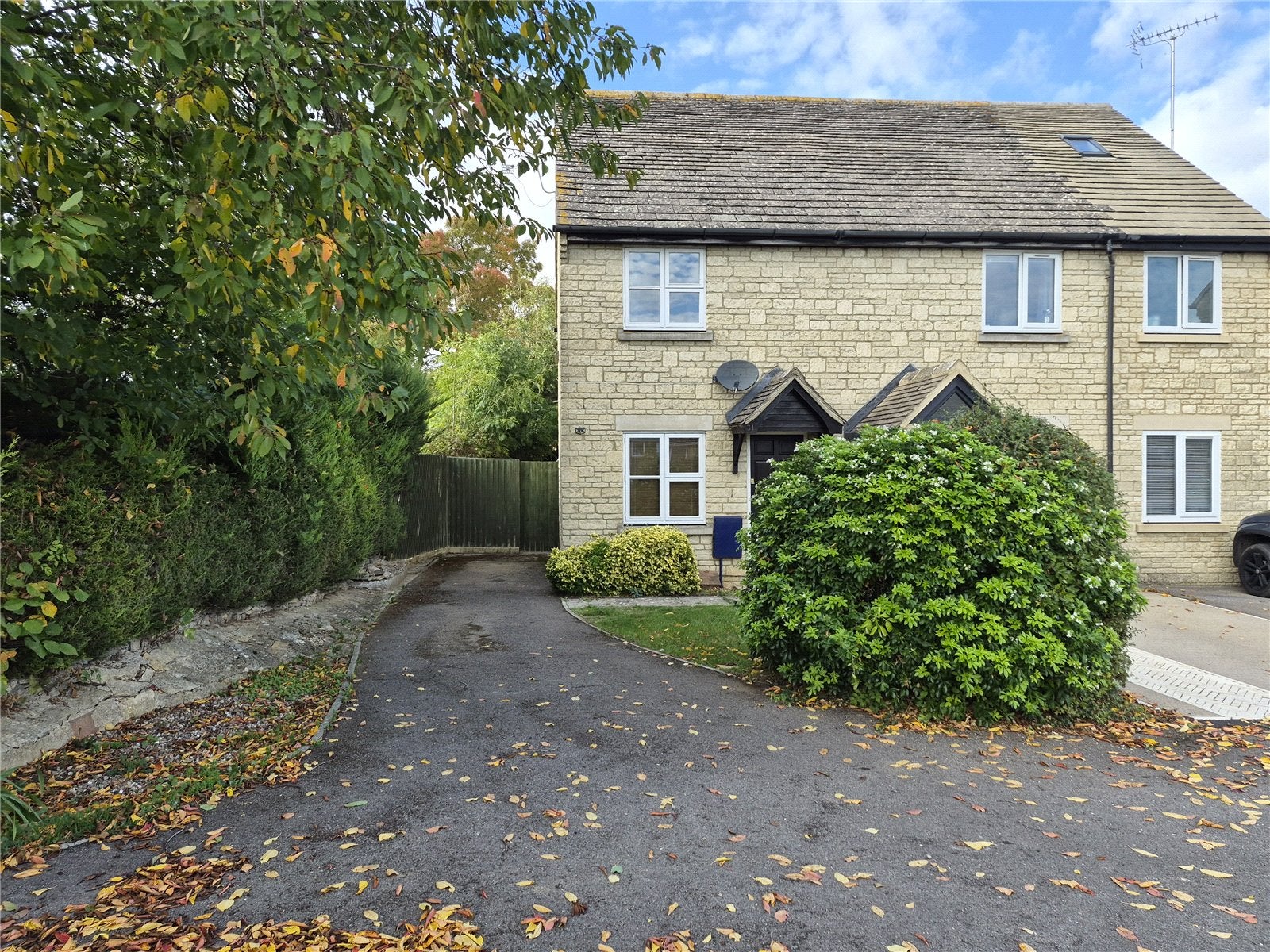 House Hatherop Road in Cotswold District