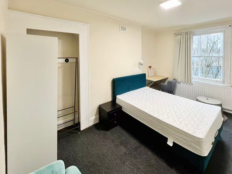 Room Fortess Road in Greater London