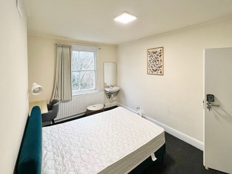 Room Fortess Road in Greater London