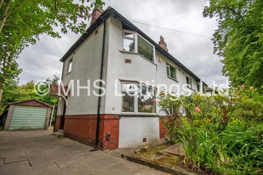 House Langdale Avenue in Leeds