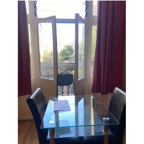 Flat Glazbury Road in Greater London
