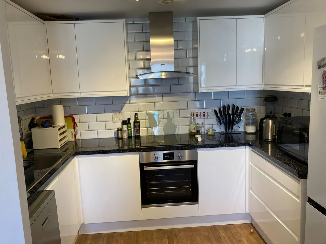 Room Tudor Way in Woking