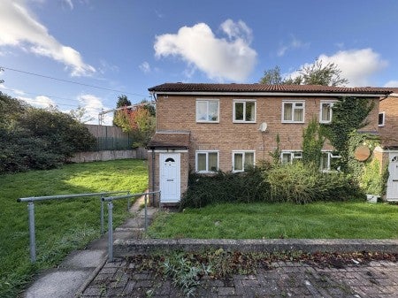 Flat Chaucer Close in Tamworth