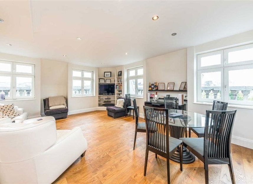 Flat St Martin's Place in City of Westminster