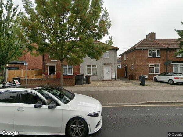 Room Lodge Avenue in Greater London