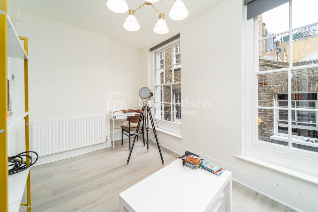 Flat New Street in City of London