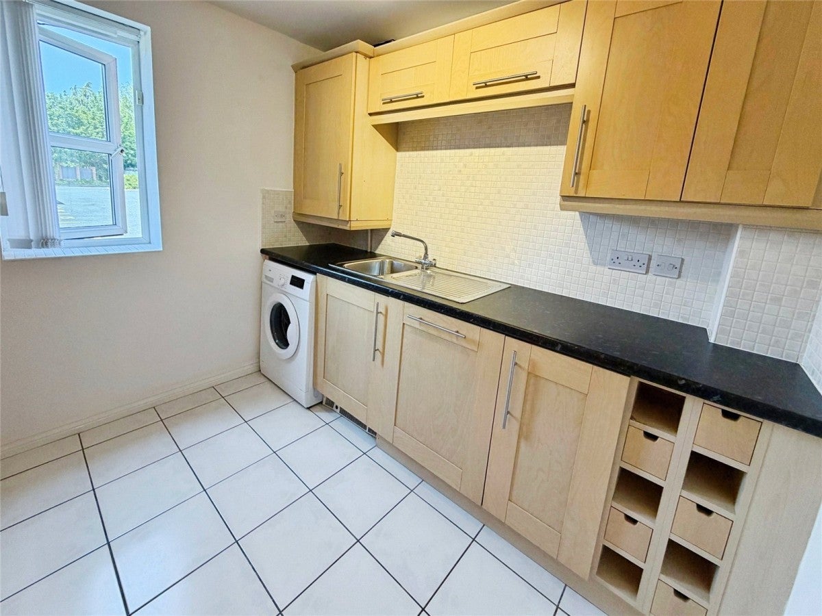 Flat Marlcroft Drive in Liverpool