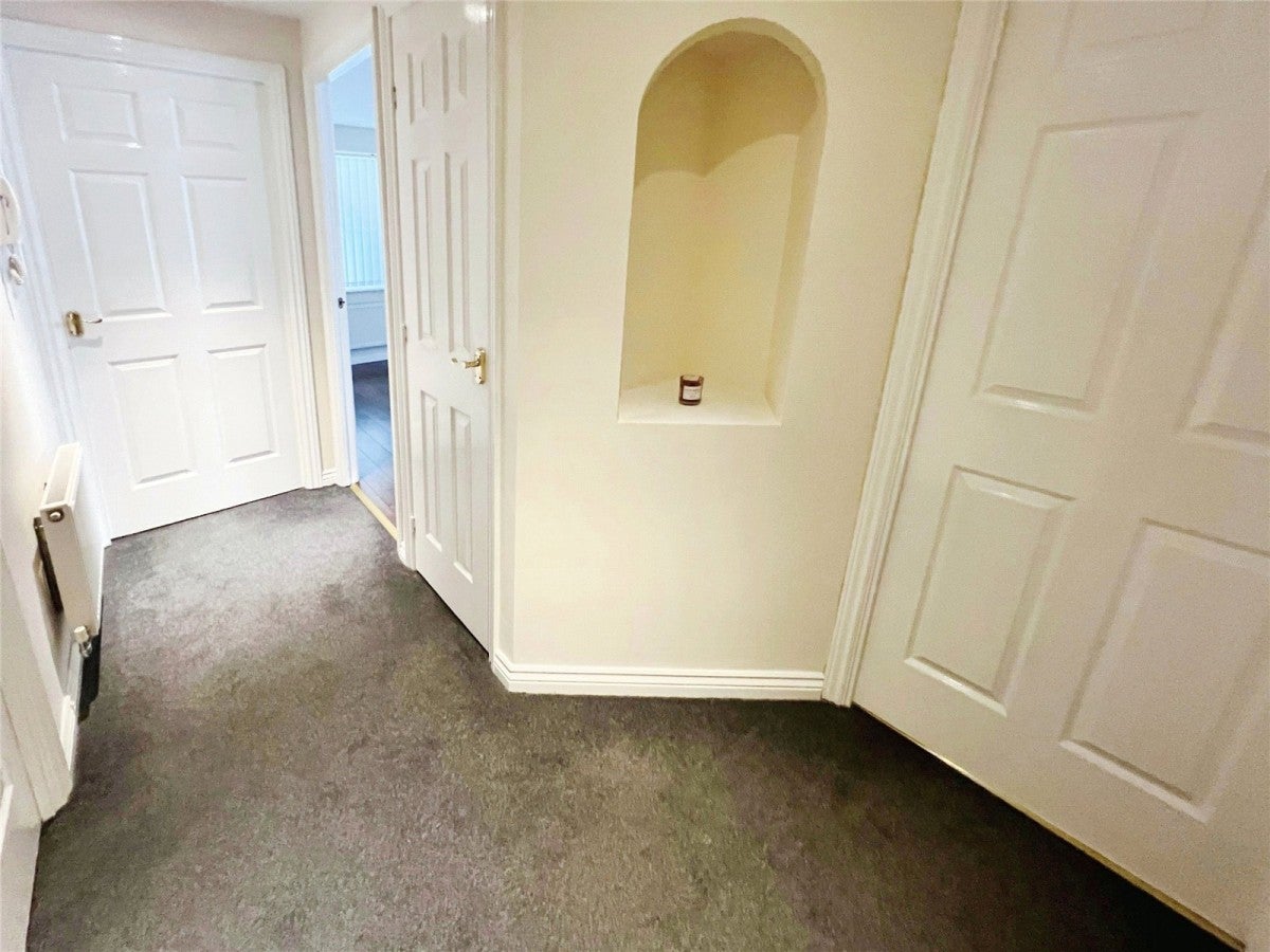 Flat Marlcroft Drive in Liverpool