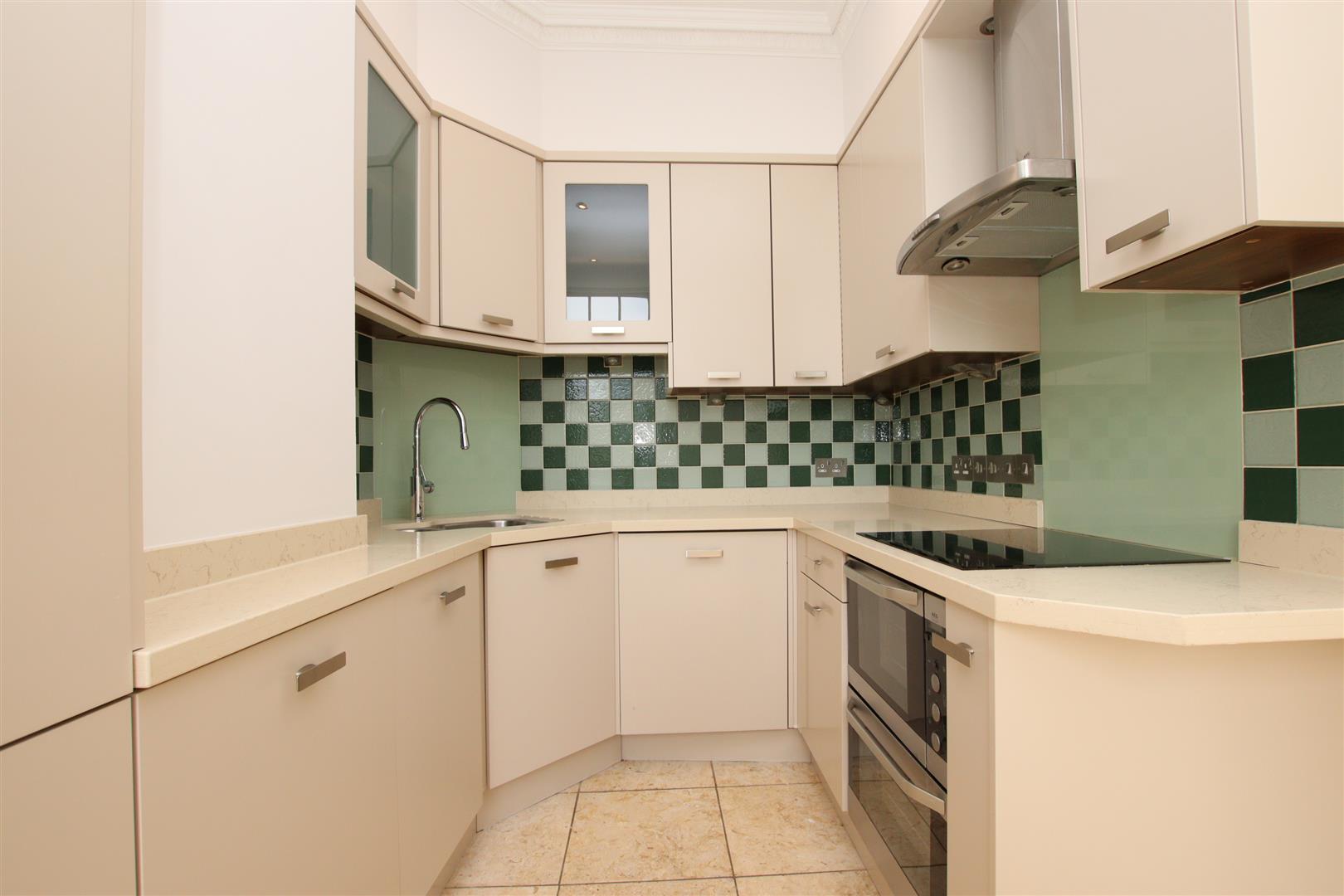 Flat High Street in Bath