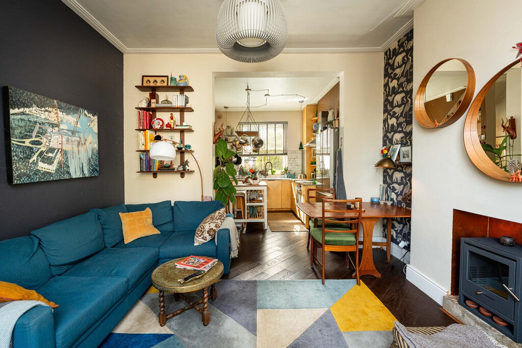 Flat Minet Road in Greater London