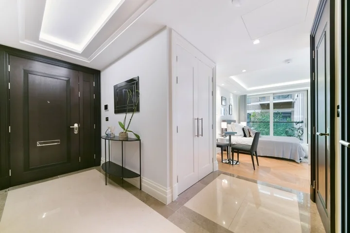 Flat Strand in City of Westminster