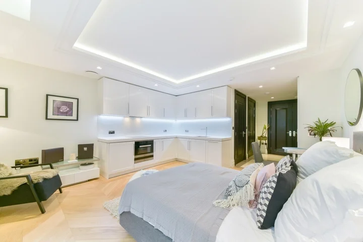 Flat Strand in City of Westminster