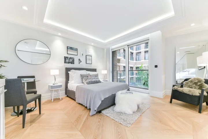 Flat Strand in City of Westminster