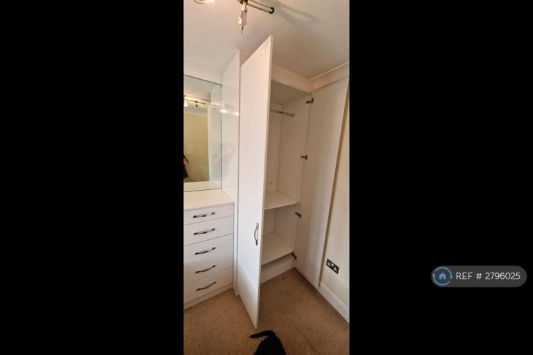 Room Gurney Road in Southampton