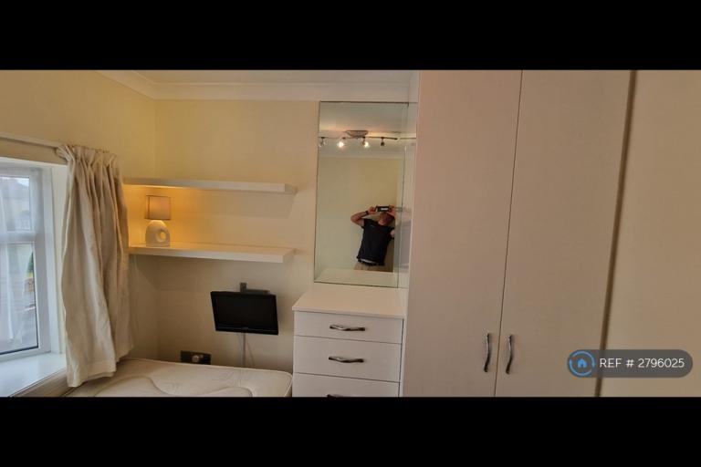 Room Gurney Road in Southampton