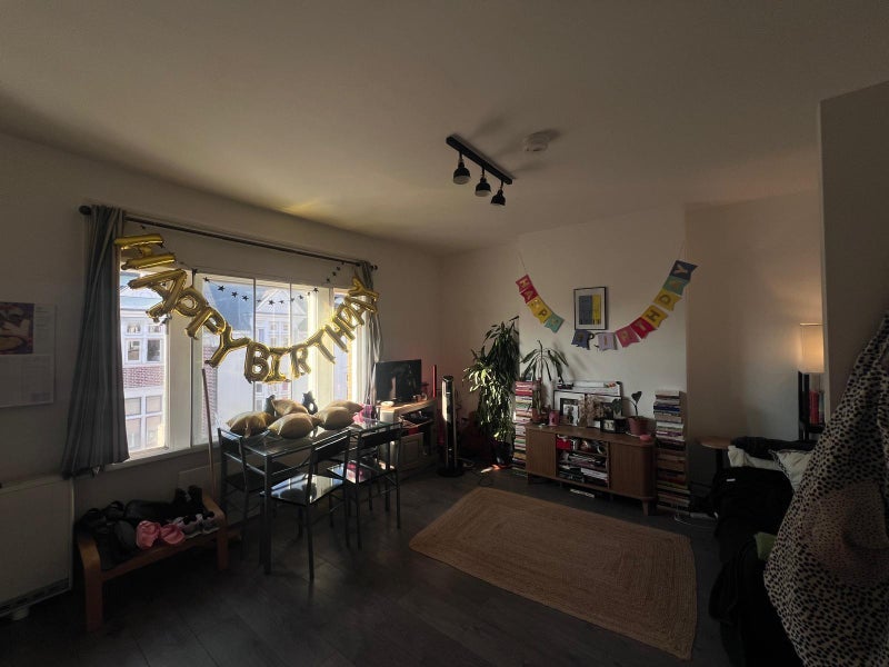 Room High Street in Greater London