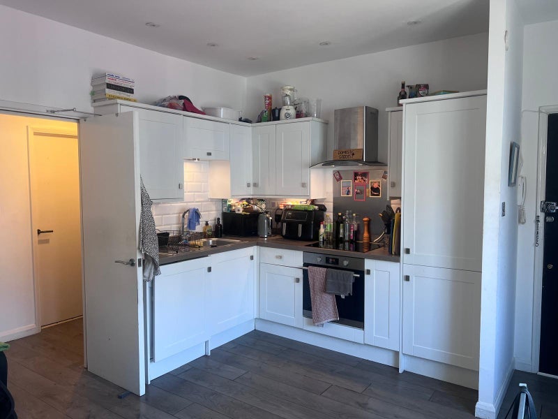 Room High Street in Greater London