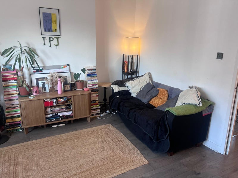 Room High Street in Greater London