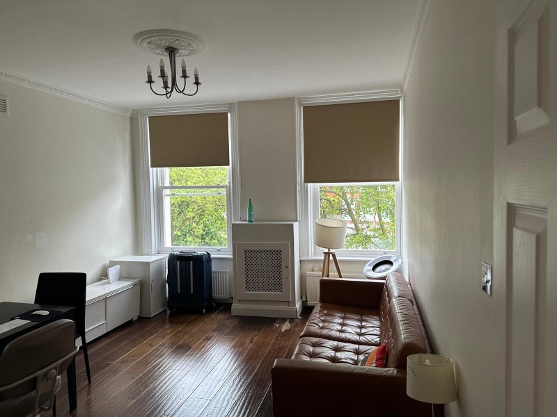 Room Emperor's Gate in Greater London