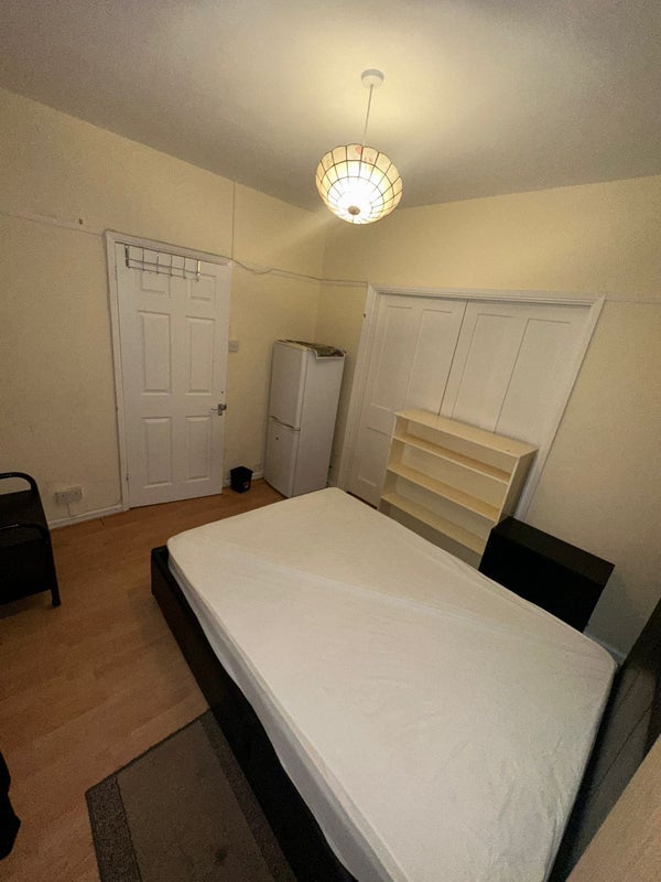 Room Downham Way in Greater London