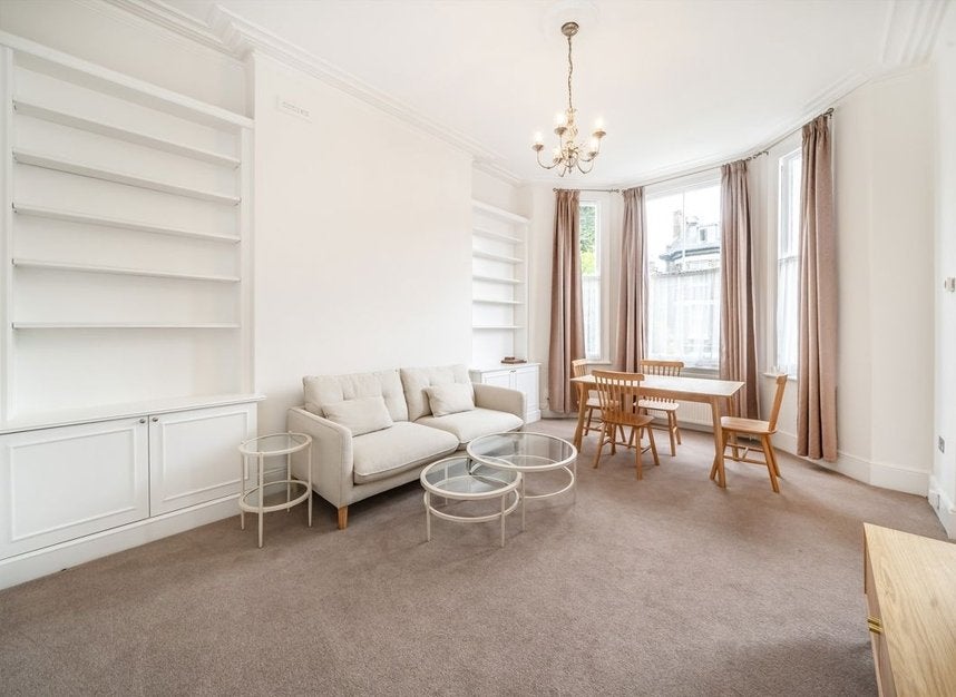 Flat Crossfield Road in Greater London