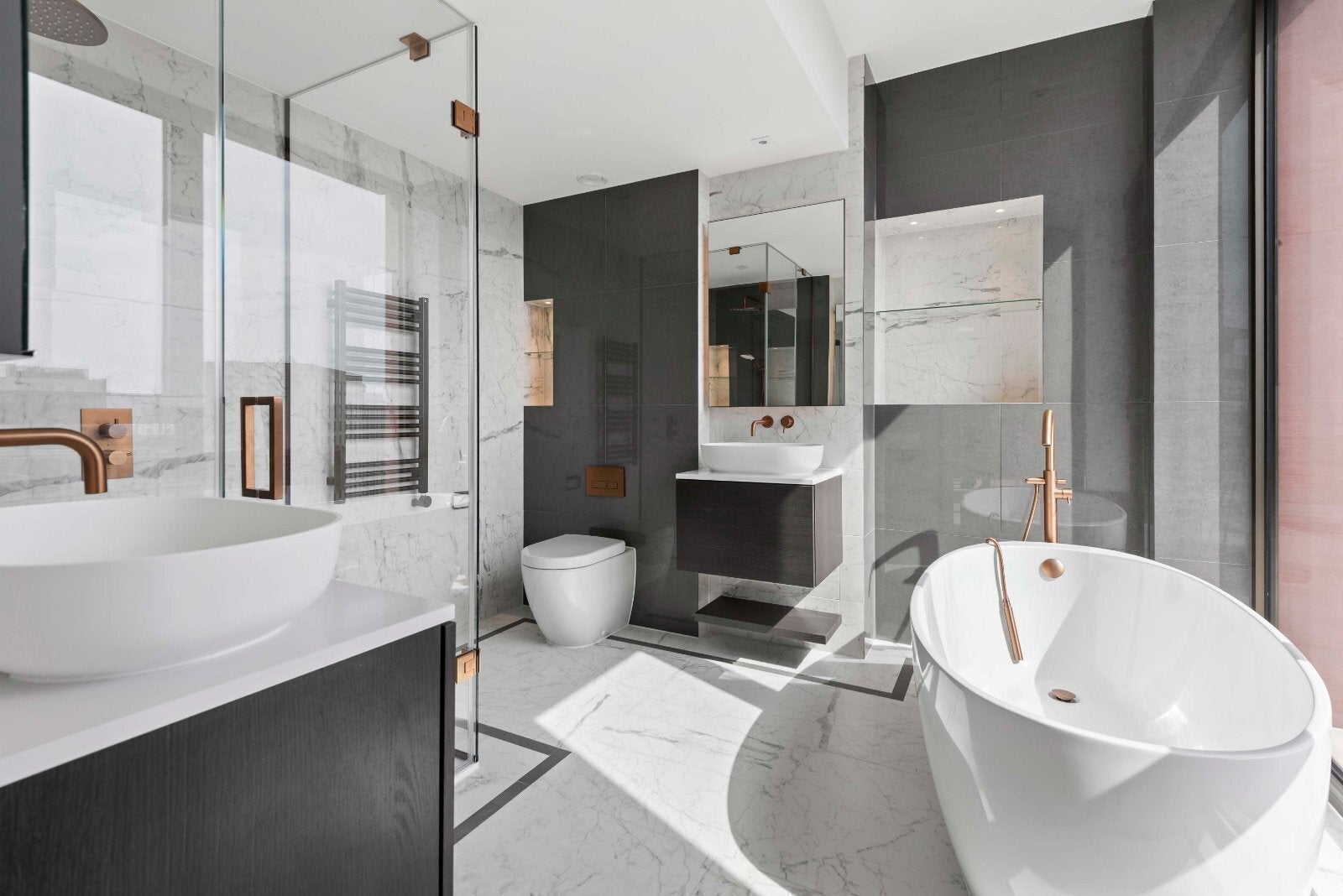 Flat Princess Louise Close in City of Westminster