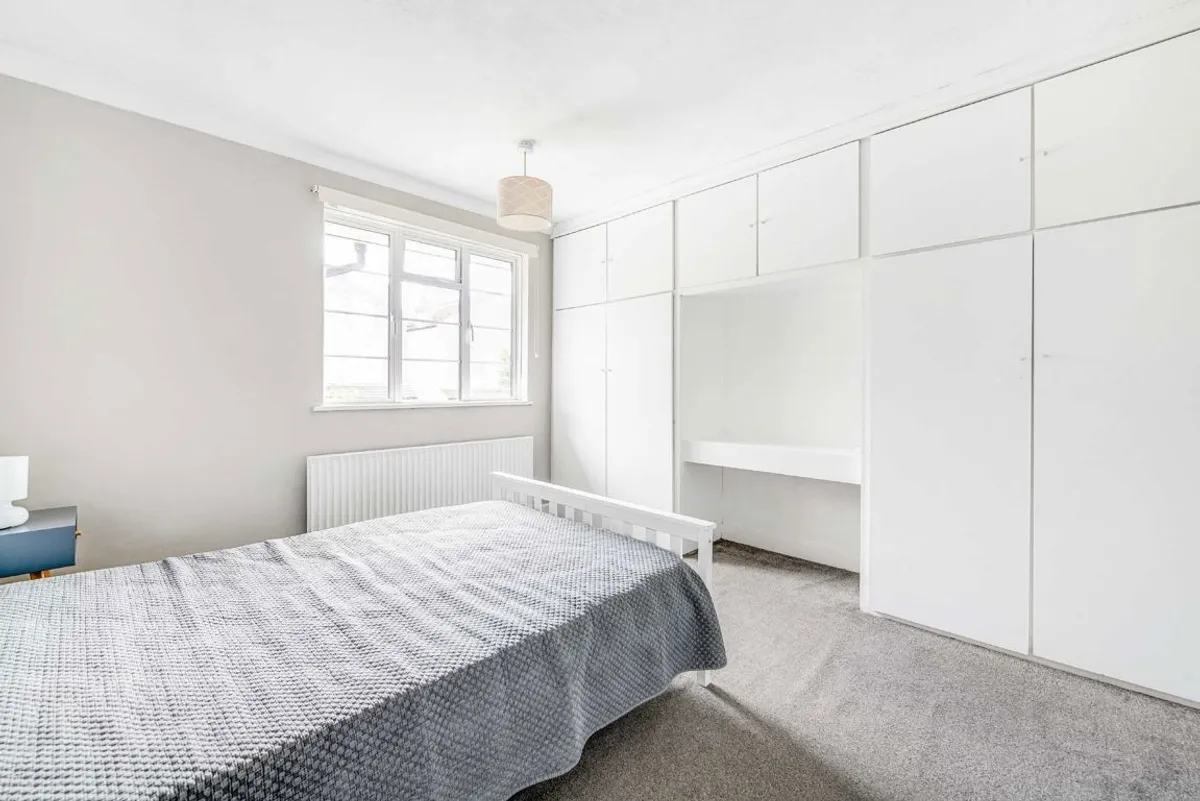Flat Glyn Court in Greater London