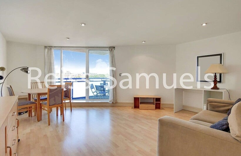 Flat Newton Place in Greater London