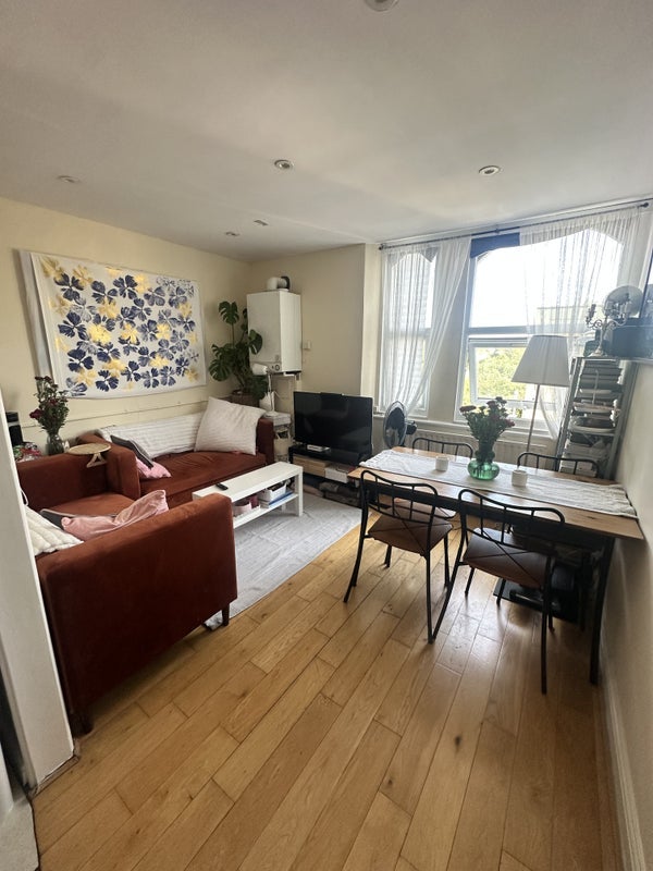 Room Westway in Greater London