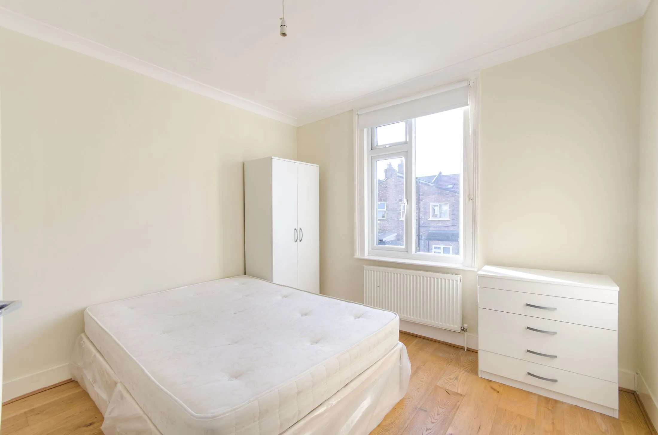 House Deacon Road in Greater London
