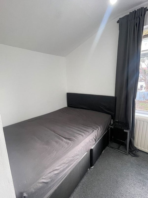 Room Rutland Road in Greater London
