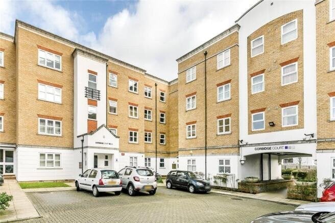Flat Clarence Road in Greater London