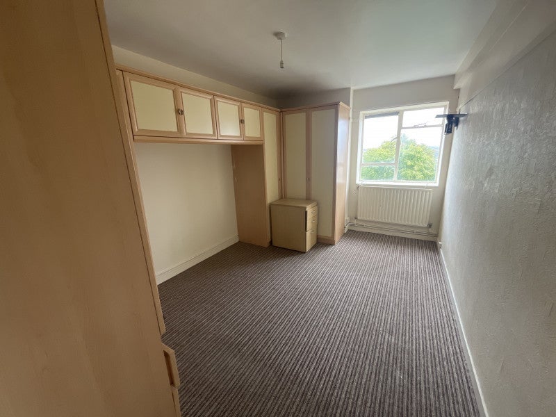 Room Bowie Close in Greater London