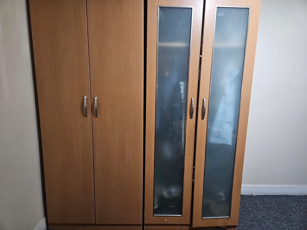 Room Hounslow Road in Greater London