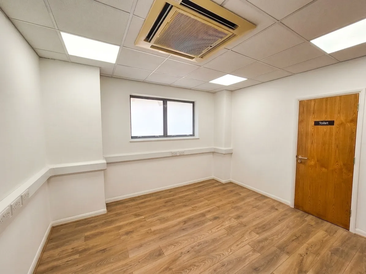 Flat Steel Close in Huntingdonshire