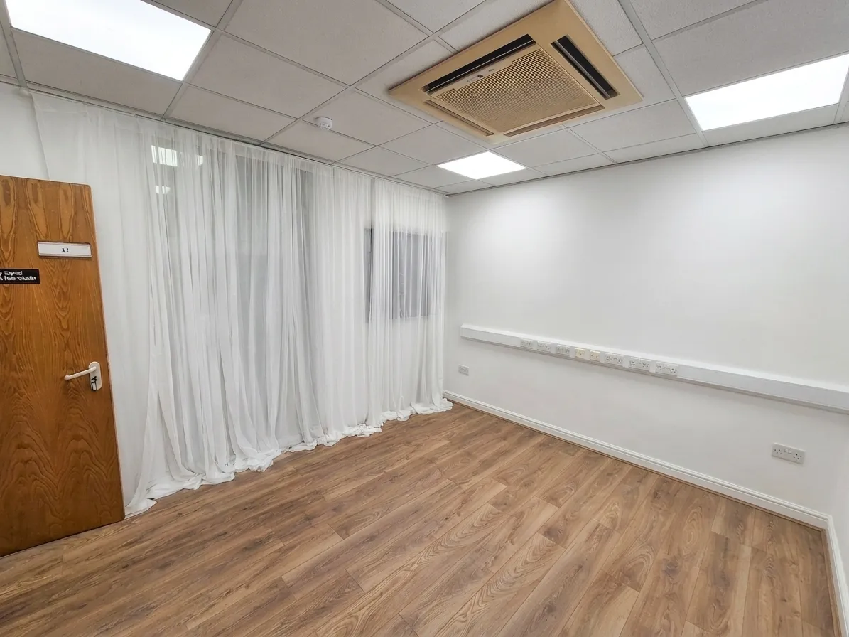 Flat Steel Close in Huntingdonshire