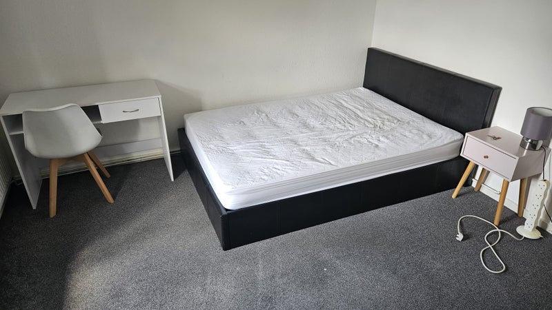 Room Culford Road in Greater London
