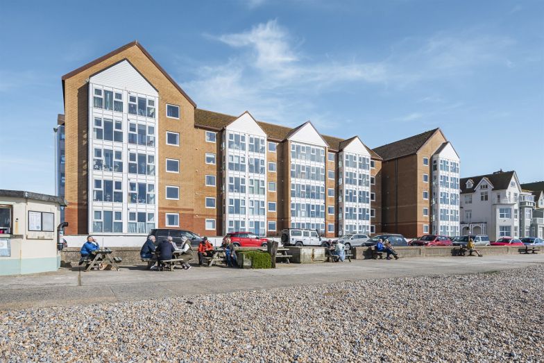 Flat Esplanade in Seaford