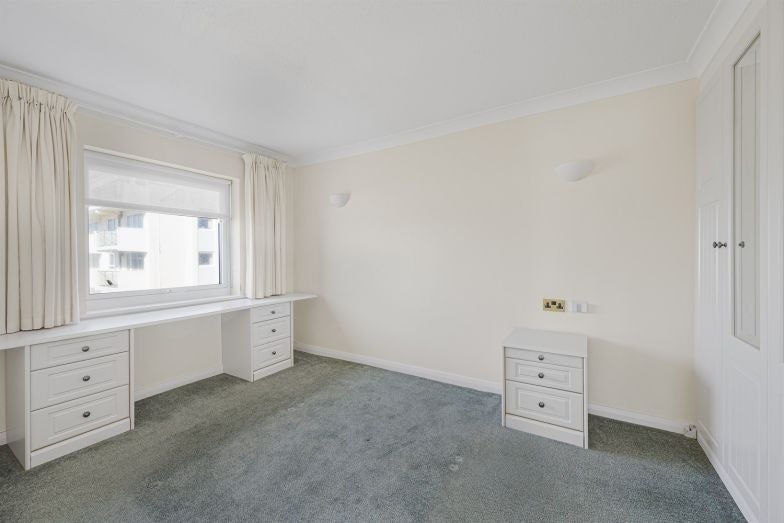 Flat Esplanade in Seaford