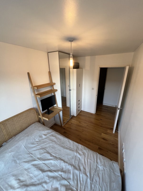Room Mare Street in Greater London