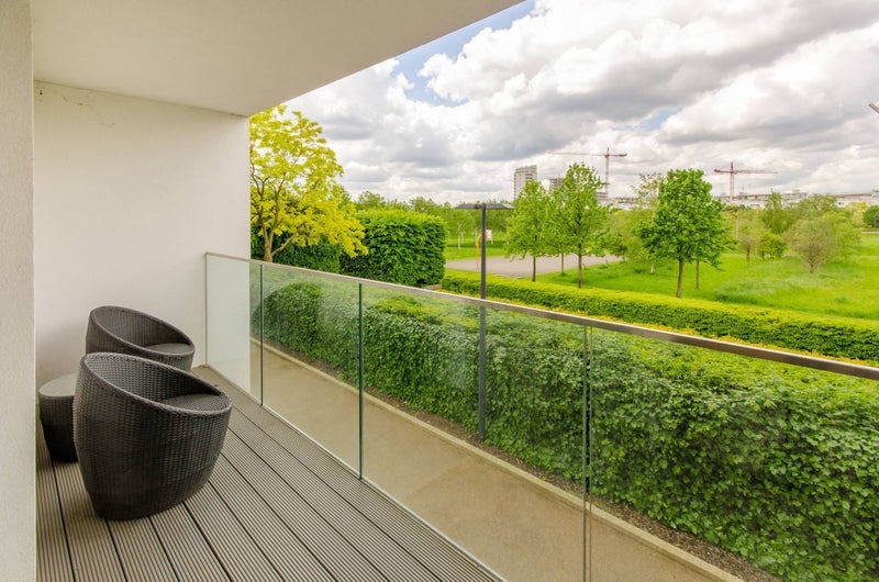 Room Booth Road in Greater London