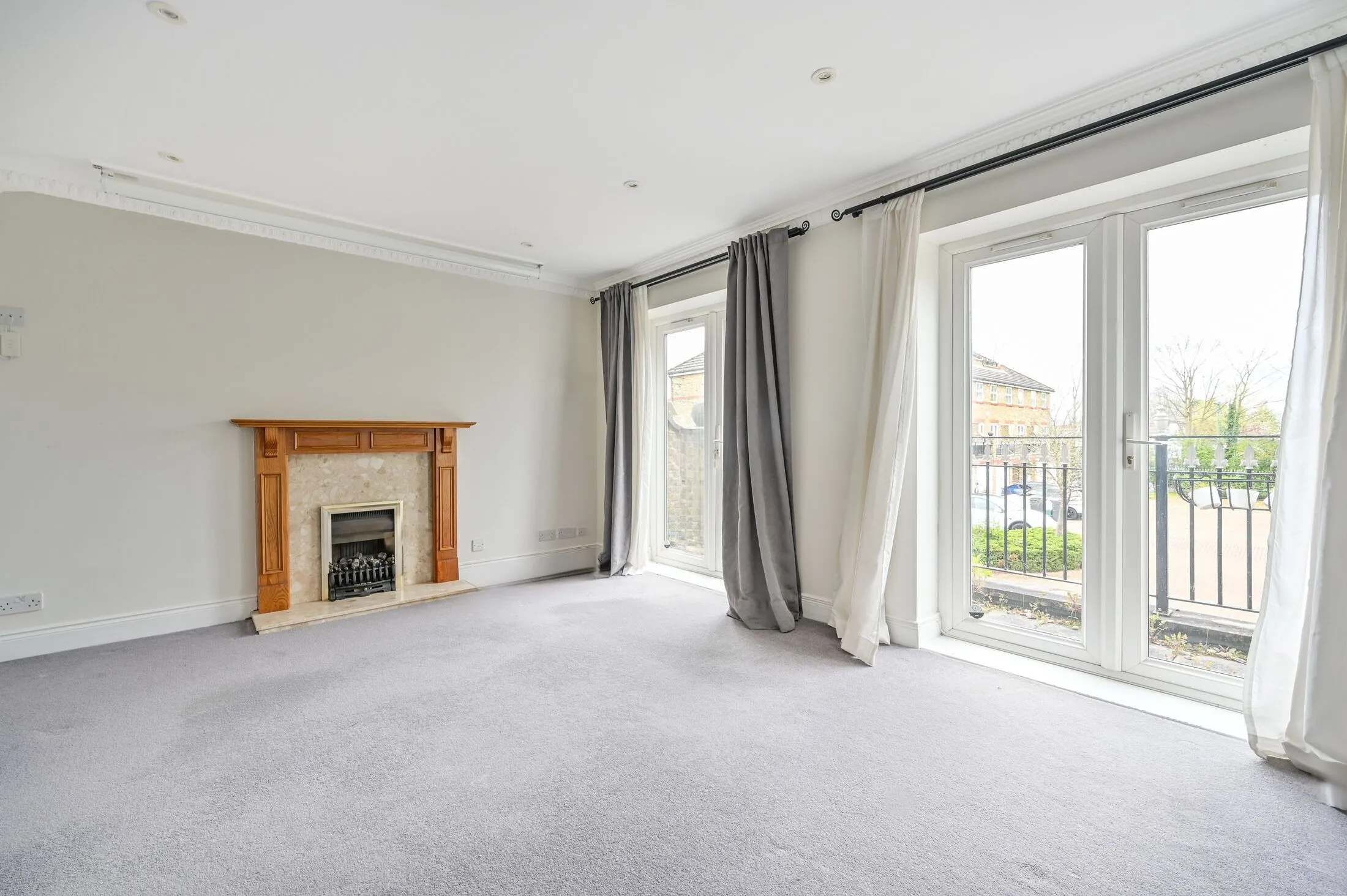 House Chivenor Grove in Greater London