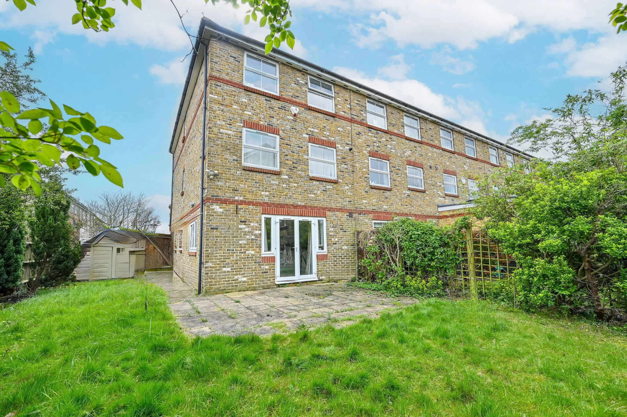 House Chivenor Grove in Greater London
