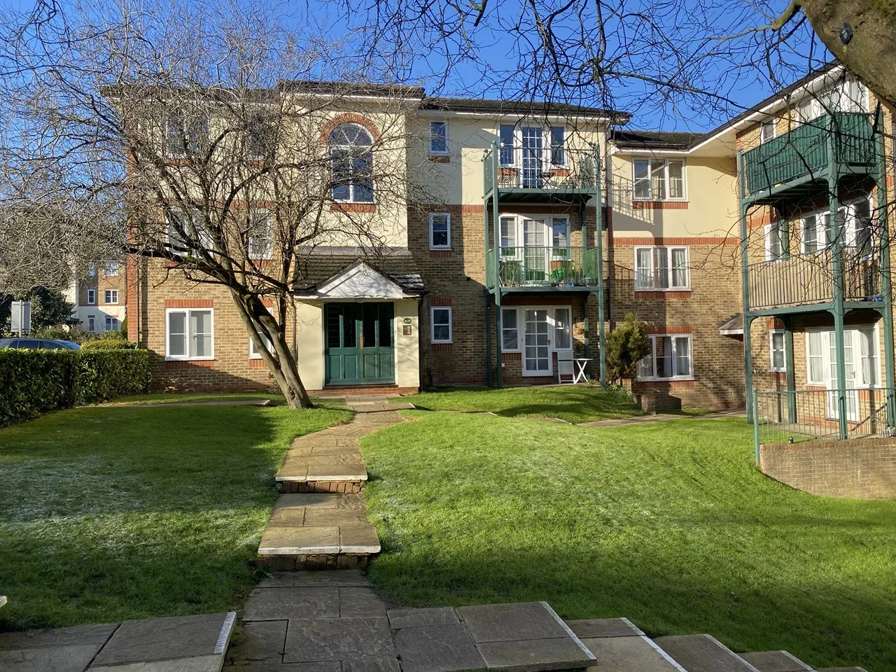 Flat Queen Alexandra Road in High Wycombe