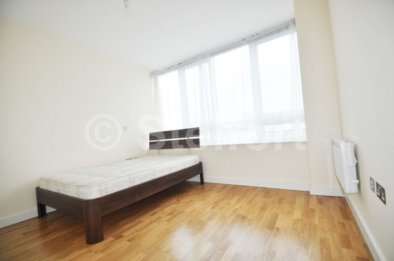 Flat Seven Sisters Road in Greater London