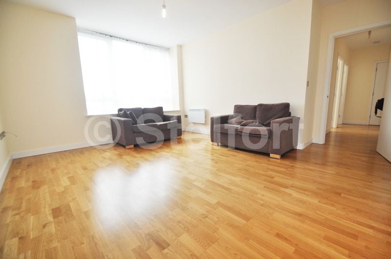 Flat Seven Sisters Road in Greater London