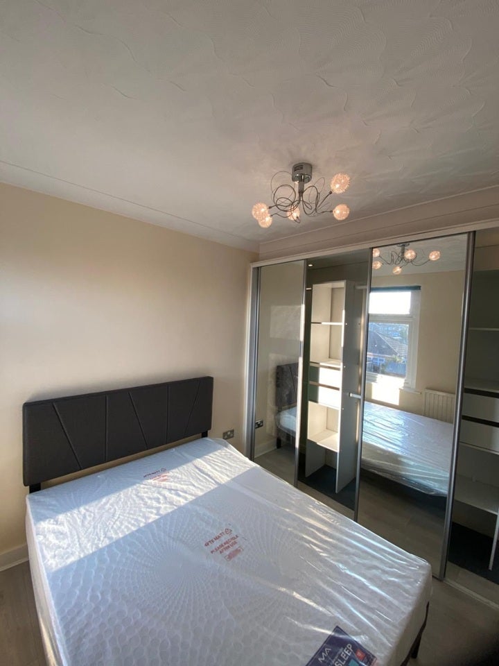 Room Carlisle Road in Greater London