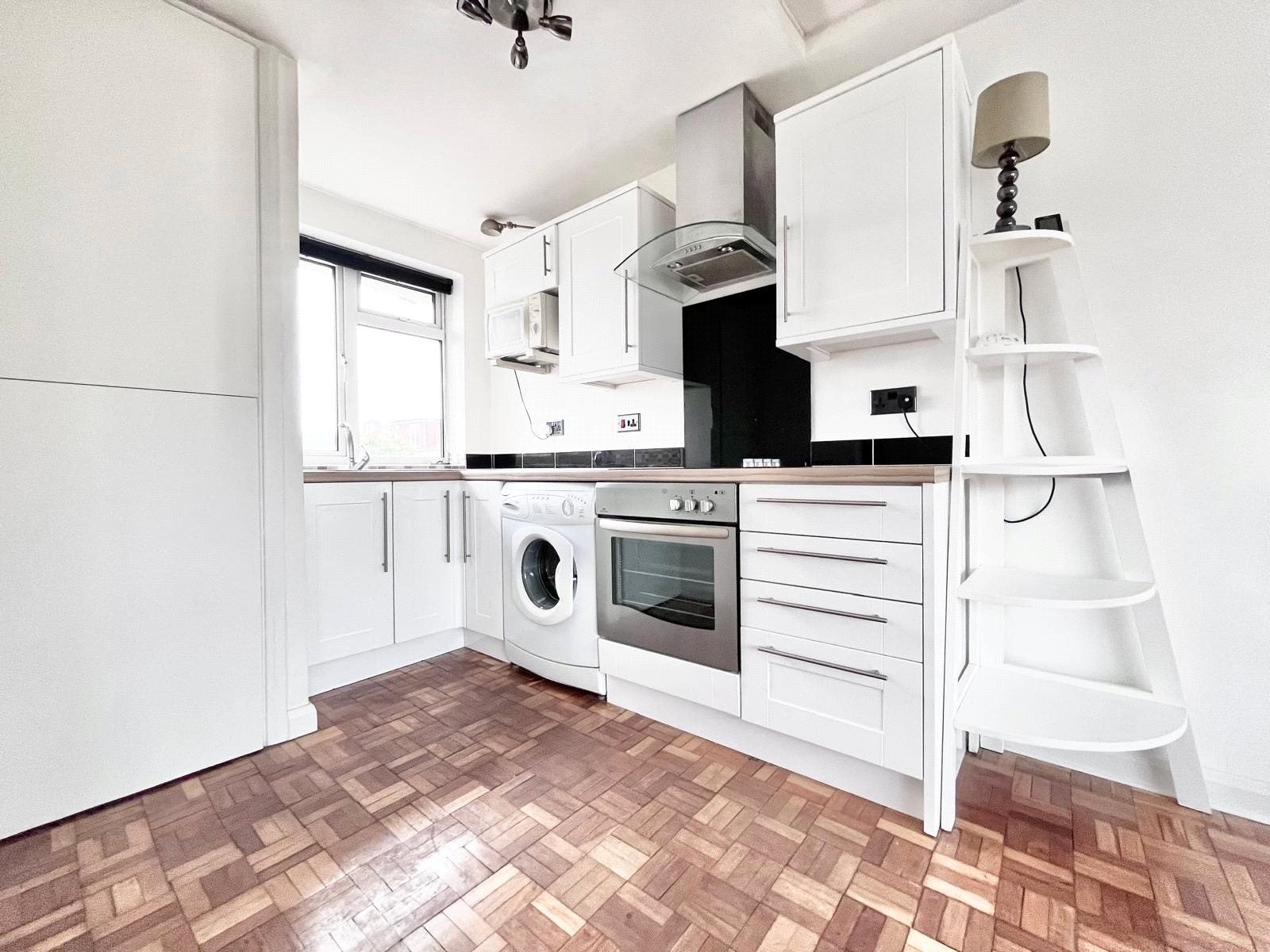 Flat Kneller Road in Greater London