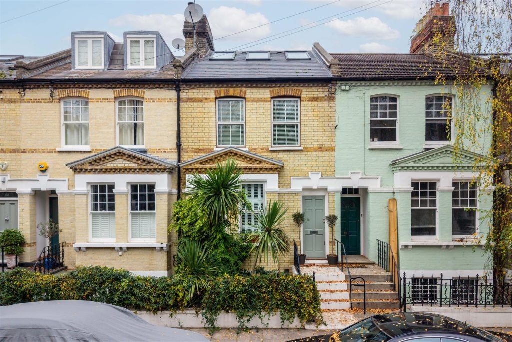 Flat Turneville Road in Greater London